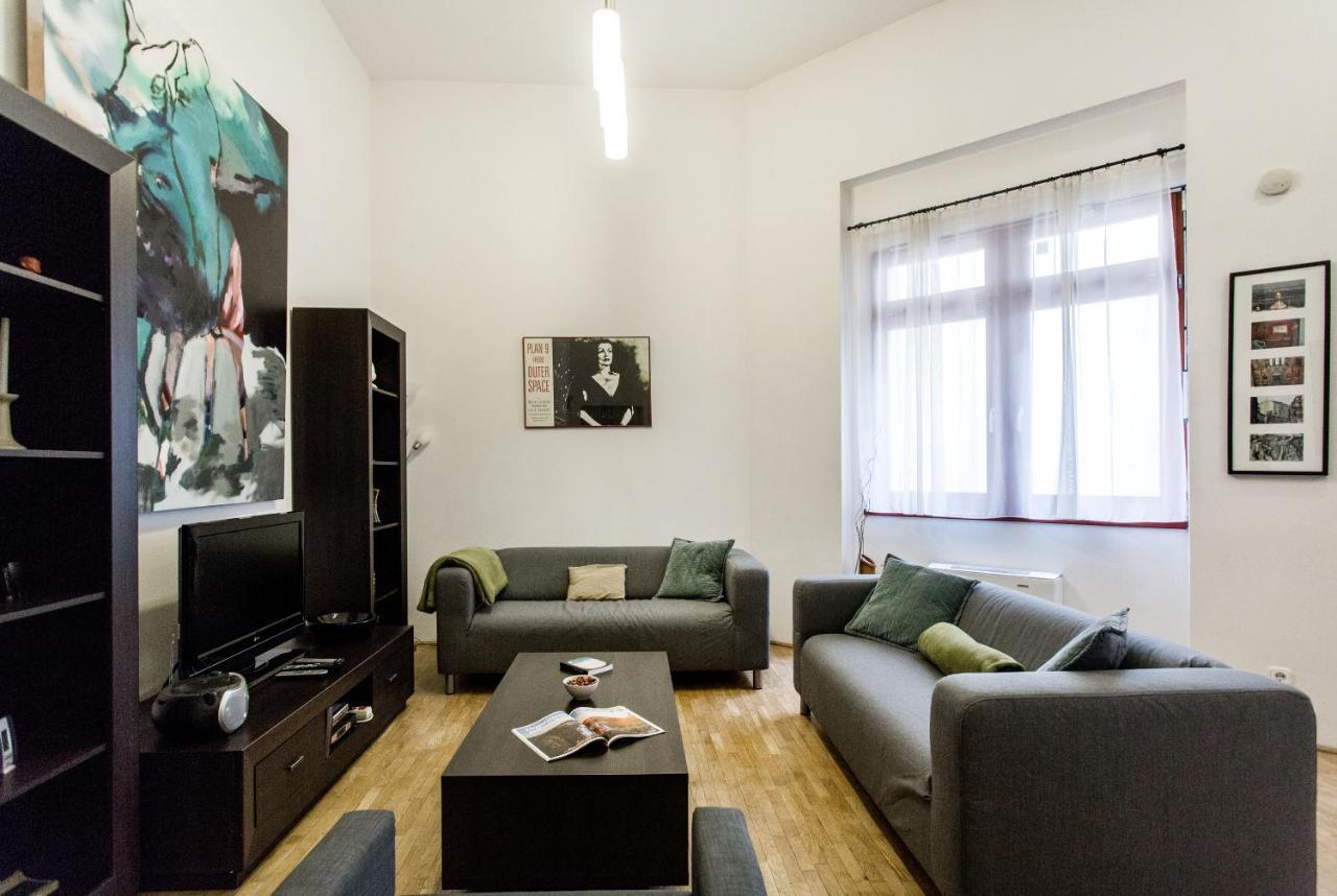 Family Suite By Heroes' Square Boedapest Buitenkant foto